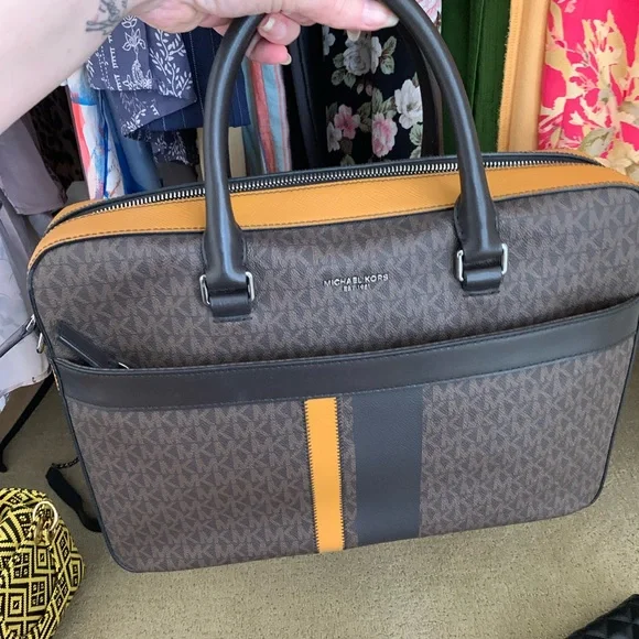 Michael Kors messenger business bag